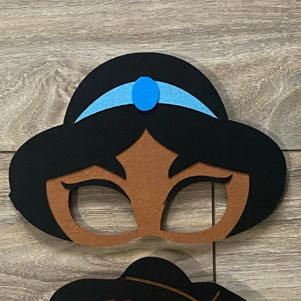 COPY - Disney’s Jasmine & Pocahontas Fun Felt Face Mask with Elastic Straps Bra…
